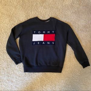 Women’s Tommy Jeans Flag Crewneck Sweater